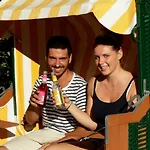 The Tent - Youth Only - Buchung Leider Nur Bis 30 Jahre Moeglich! Hostel Münih
