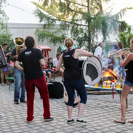 The Tent - Youth Only - Buchung Leider Nur Bis 30 Jahre Moeglich! *