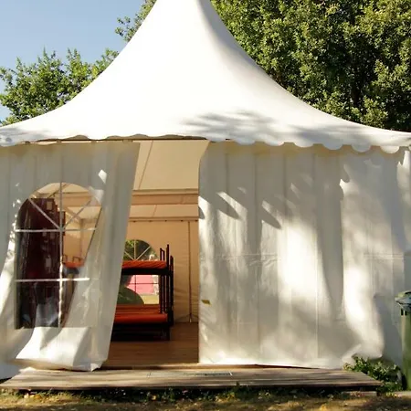 The Tent - Youth Only - Buchung Leider Nur Bis 30 Jahre Moeglich!