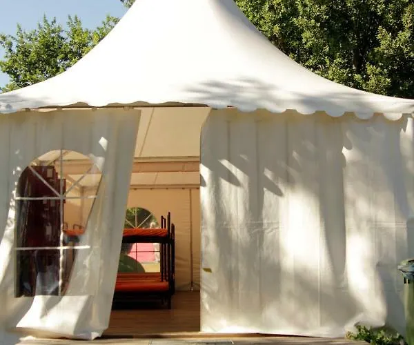 The Tent - Youth Only - Buchung Leider Nur Bis 30 Jahre Moeglich!