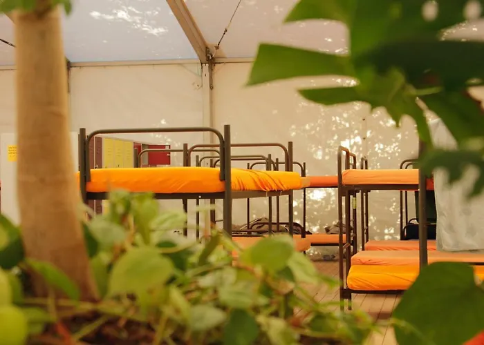 The Tent - Youth Only - Buchung Leider Nur Bis 30 Jahre Moeglich! * 뮌헨