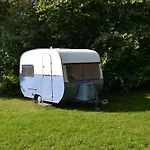 The Tent - Youth Only - Buchung Leider Nur Bis 30 Jahre Moeglich! بيت شباب *