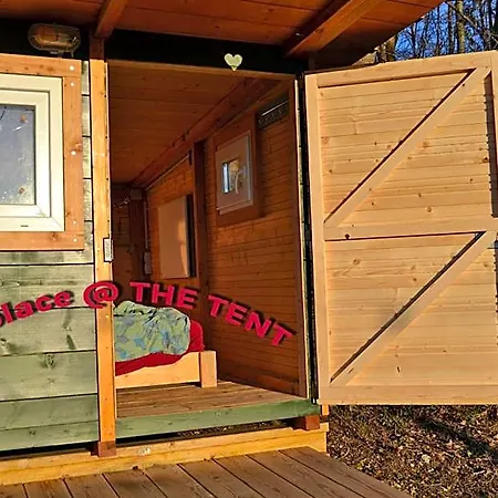 The Tent - Youth Only - Buchung Leider Nur Bis 30 Jahre Moeglich! 호스텔 *