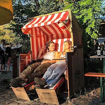 The Tent - Youth Only - Buchung Leider Nur Bis 30 Jahre Moeglich! Hostel
