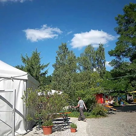 Hostel The Tent - Youth Only - Buchung Leider Nur Bis 30 Jahre Moeglich! *