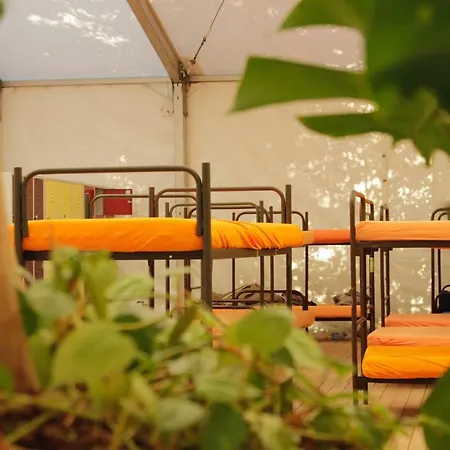 The Tent - Youth Only - Buchung Leider Nur Bis 30 Jahre Moeglich! * Múnich