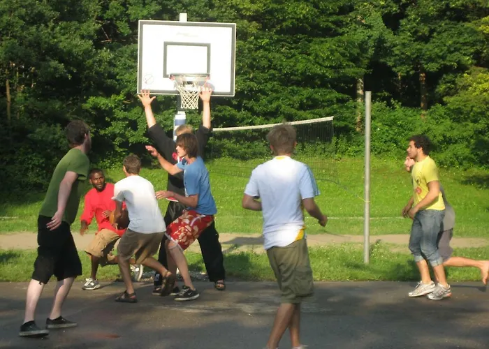 The Tent - Youth Only - Buchung Leider Nur Bis 30 Jahre Moeglich!