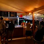 The Tent - Youth Only - Buchung Leider Nur Bis 30 Jahre Moeglich! Hostal *