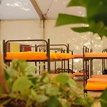 The Tent - Youth Only - Buchung Leider Nur Bis 30 Jahre Moeglich! * Múnich