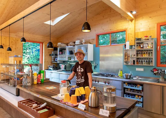Hostel The Tent - Youth Only - Buchung Leider Nur Bis 30 Jahre Moeglich!