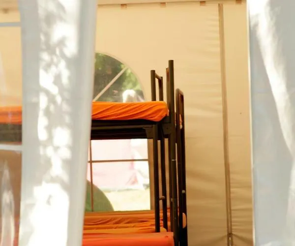 Hostel The Tent - Youth Only - Buchung Leider Nur Bis 30 Jahre Moeglich! Munich