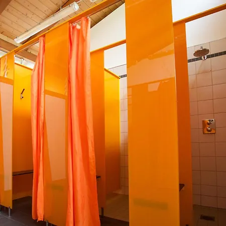 The Tent - Youth Only - Buchung Leider Nur Bis 30 Jahre Moeglich! Hostel Munich