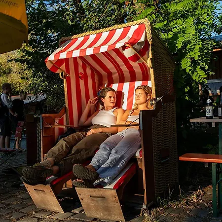 Hostel The Tent - Youth Only - Buchung Leider Nur Bis 30 Jahre Moeglich! *