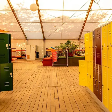 The Tent - Youth Only - Buchung Leider Nur Bis 30 Jahre Moeglich! *