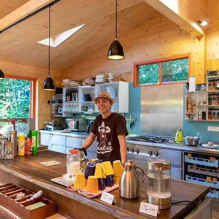 Hostel The Tent - Youth Only - Buchung Leider Nur Bis 30 Jahre Moeglich!