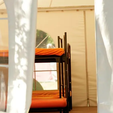 Hostel The Tent - Youth Only - Buchung Leider Nur Bis 30 Jahre Moeglich! Munich